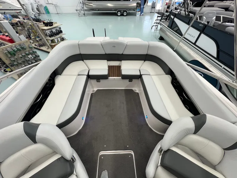 Slide: The Image of Regal 2300 Bowrider 2013 - 12