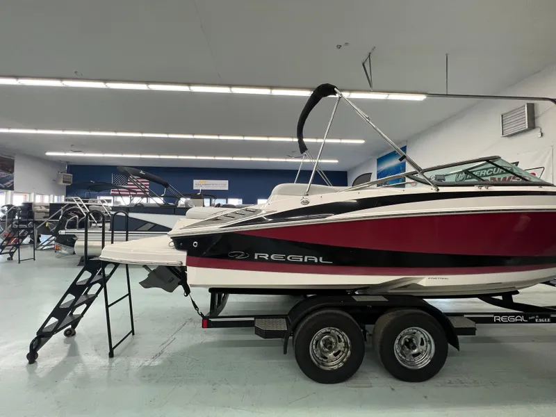 Slide: The Image of Regal 2300 Bowrider 2013 - 4