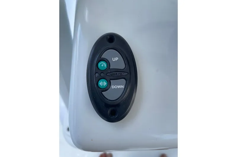 Slide: The Image of Throttle control on a 2015 Barker Boatworks 26 Bay, featuring modern design and functionality. - 19