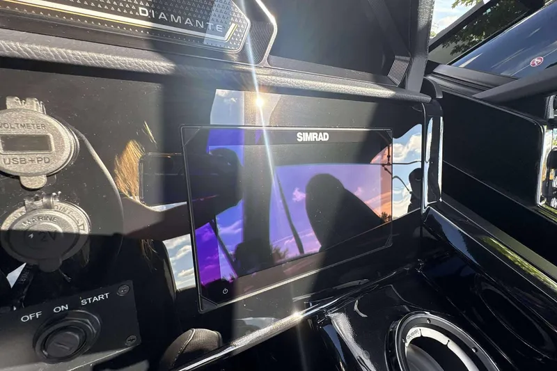 Slide: The Image of Dashboard of 2026 Viaggio D26U with Simrad display and USB ports. - 14