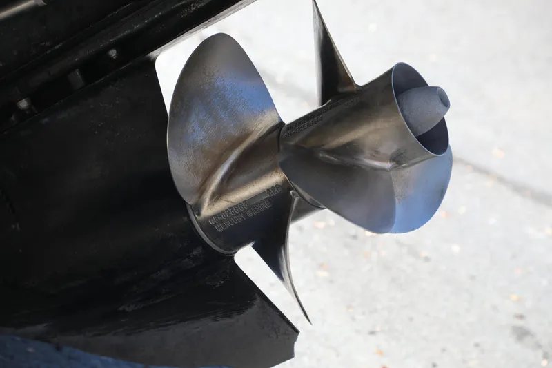Slide: The Image of Propeller of 2008 Sea Ray 220 Sundeck boat, close-up view. - 19