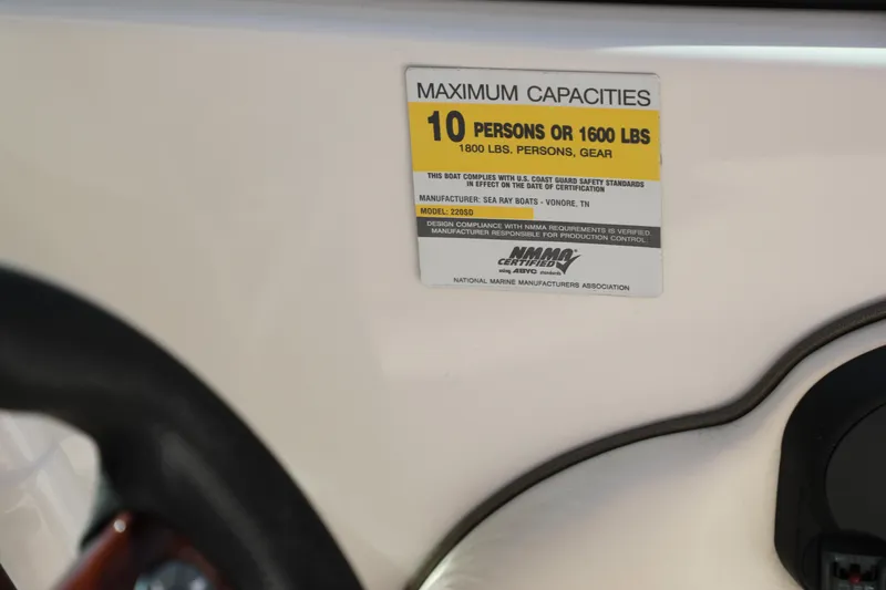 Slide: The Image of Capacity label on 2008 Sea Ray 220 Sundeck, max 10 persons or 1600 lbs. - 24