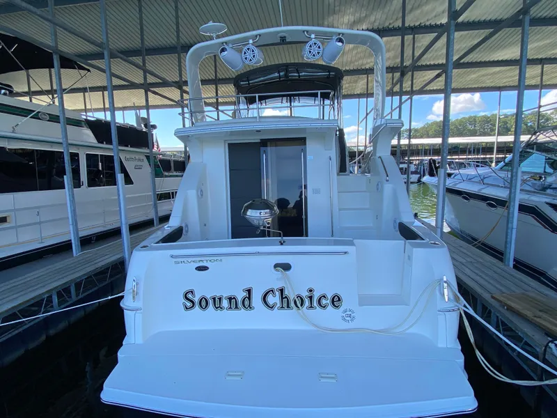 Slide: The Image of Silverton 33 Sport Sedan 2002 - 1