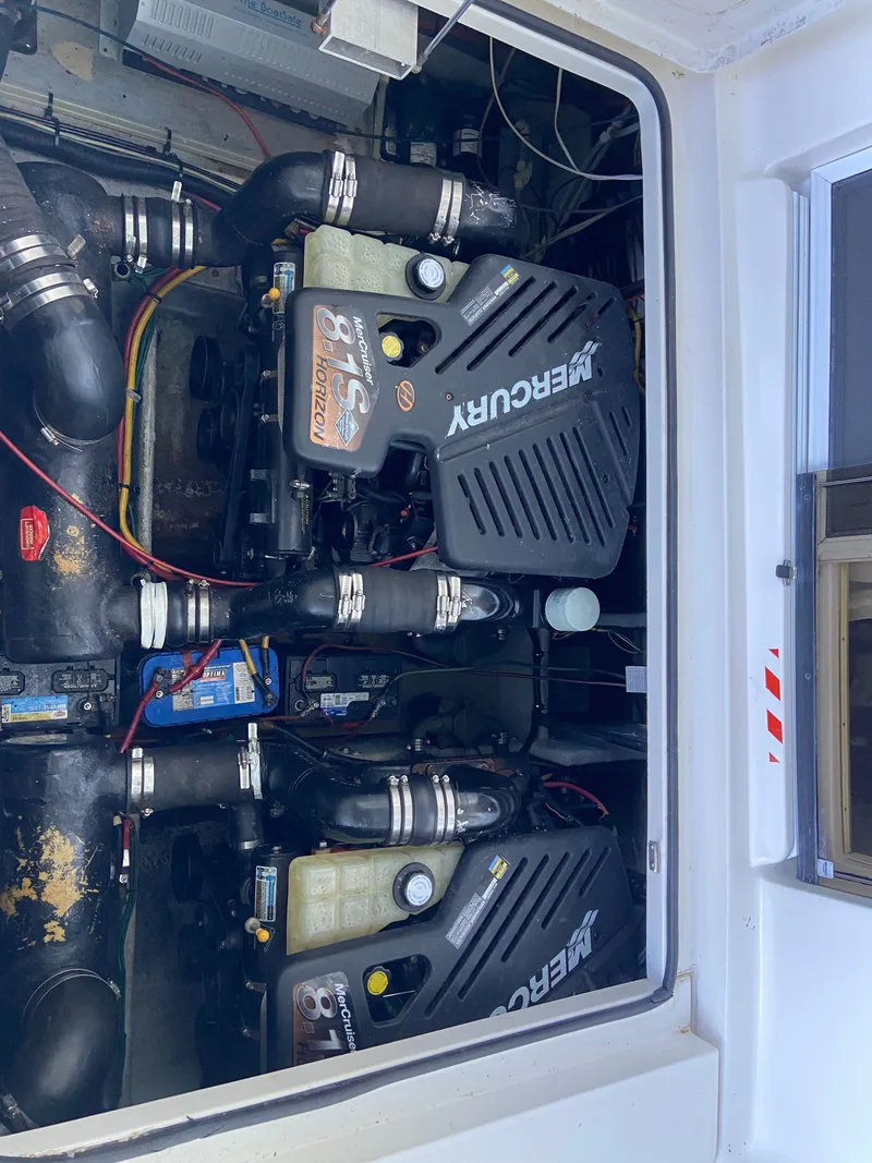 Slide: The Image of Silverton 33 Sport Sedan 2002 - 14