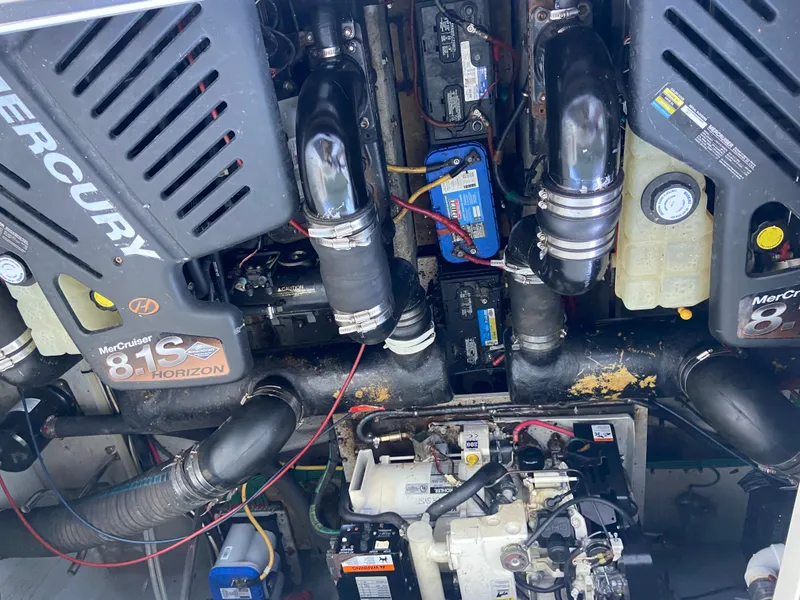 Slide: The Image of Silverton 33 Sport Sedan 2002 - 15