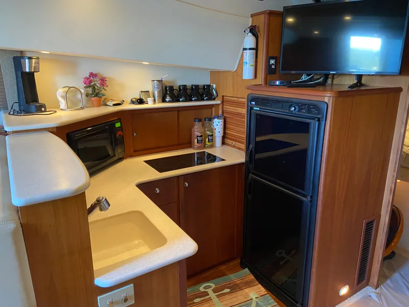 Slide: The Image of Silverton 33 Sport Sedan 2002 - 20