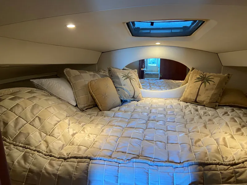 Slide: The Image of Silverton 33 Sport Sedan 2002 - 22