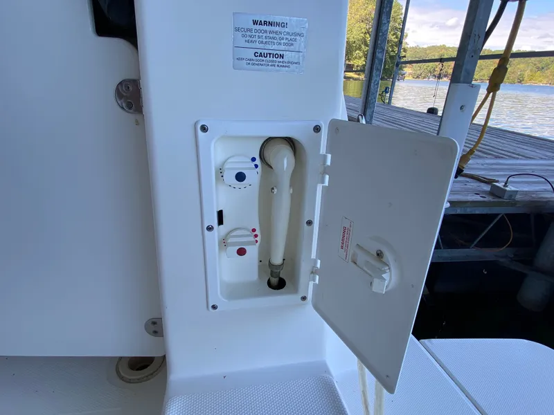 Slide: The Image of Silverton 33 Sport Sedan 2002 - 5