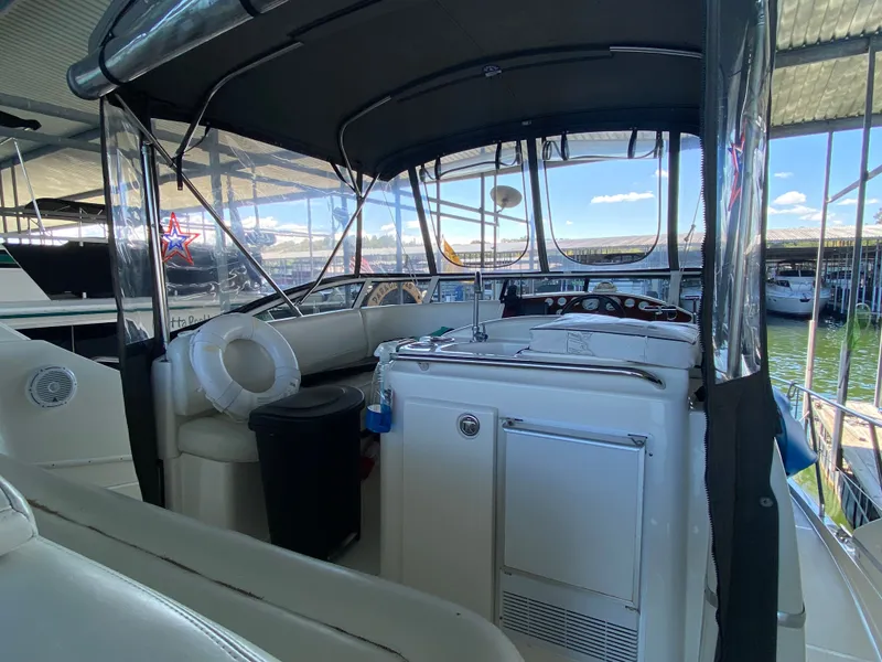 Slide: The Image of Silverton 33 Sport Sedan 2002 - 6