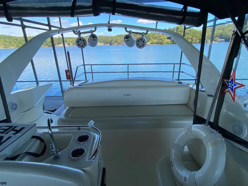 Slide: The Image of Silverton 33 Sport Sedan 2002 - 8