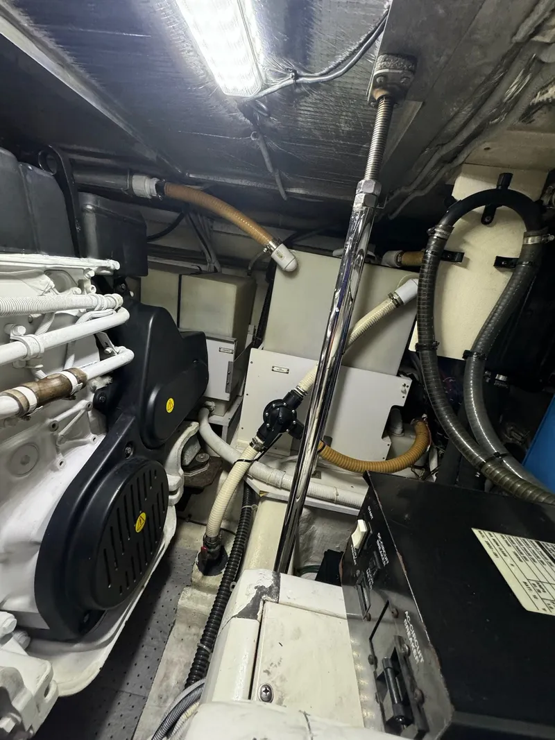 Slide: The Image of Carver 560 Voyager 2004 - 67