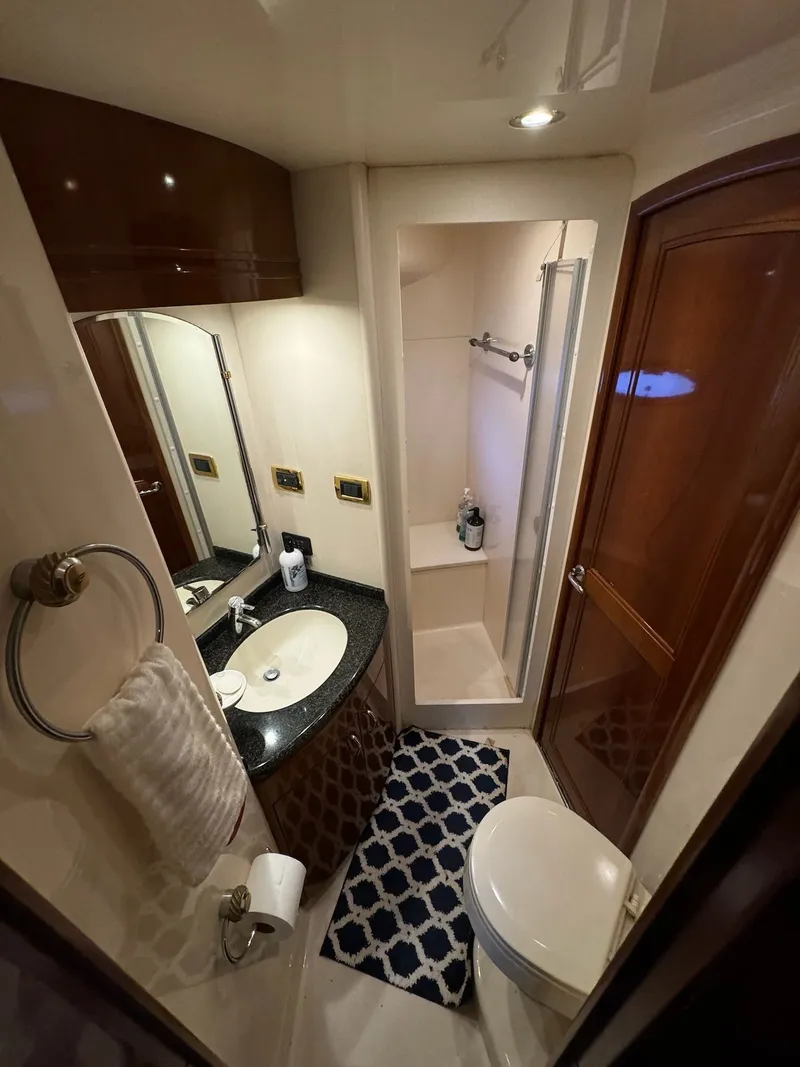 Slide: The Image of Carver Yachts 560 Voyager 2004 - 24