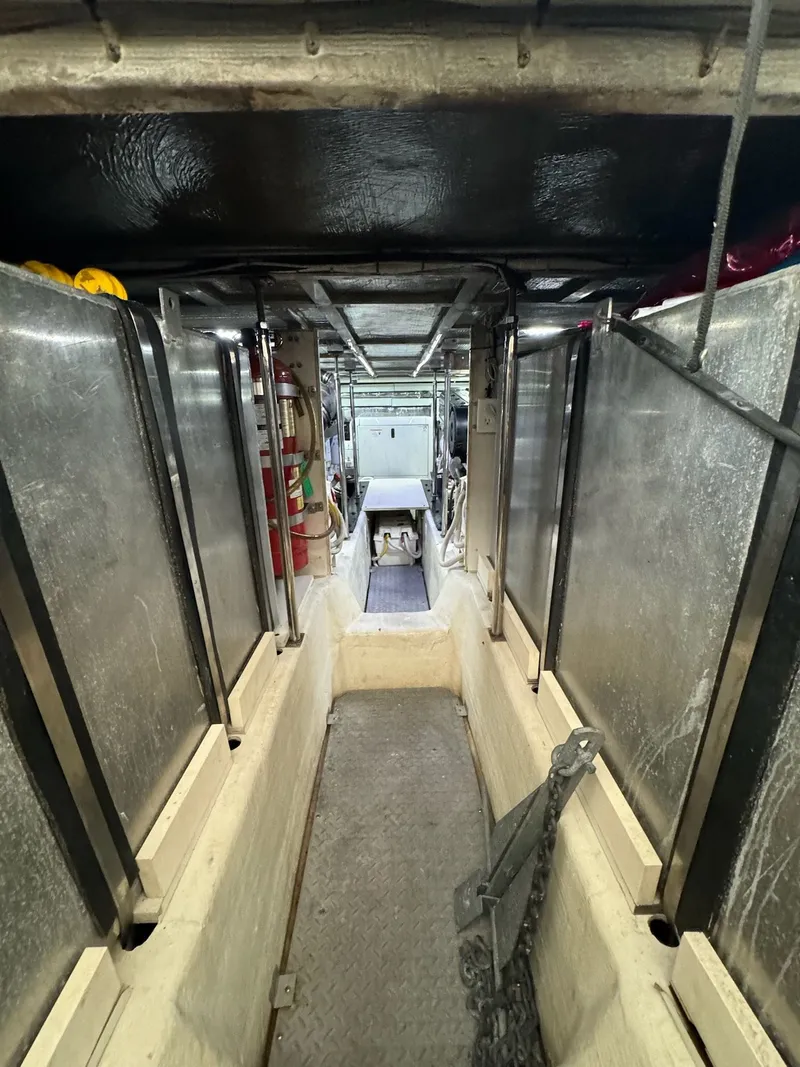 Slide: The Image of Carver Yachts 560 Voyager 2004 - 61