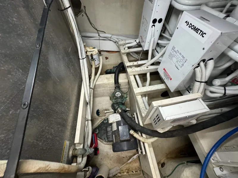 Slide: The Image of Carver Yachts 560 Voyager 2004 - 63