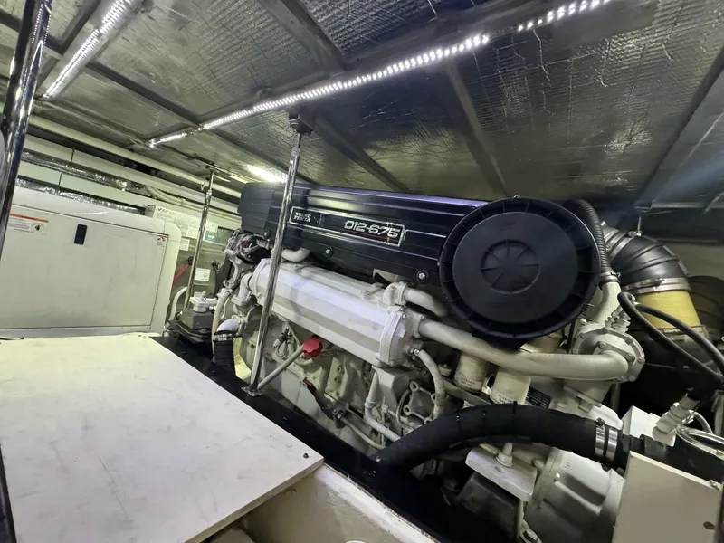 Slide: The Image of Carver Yachts 560 Voyager 2004 - 64