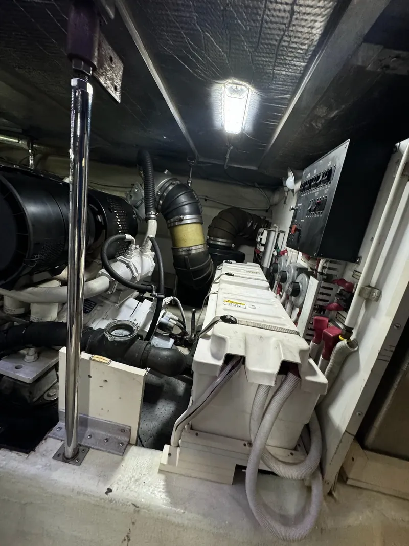 Slide: The Image of Carver Yachts 560 Voyager 2004 - 66