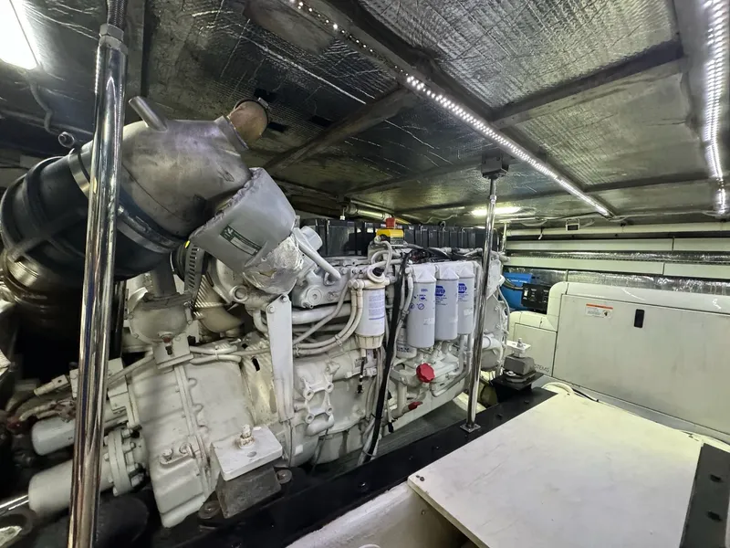 Slide: The Image of Carver Yachts 560 Voyager 2004 - 68