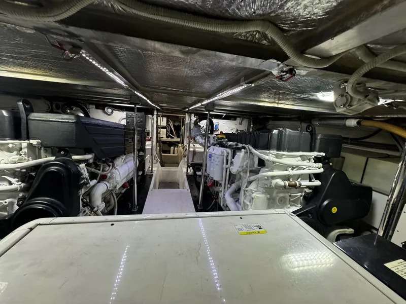 Slide: The Image of Carver Yachts 560 Voyager 2004 - 70