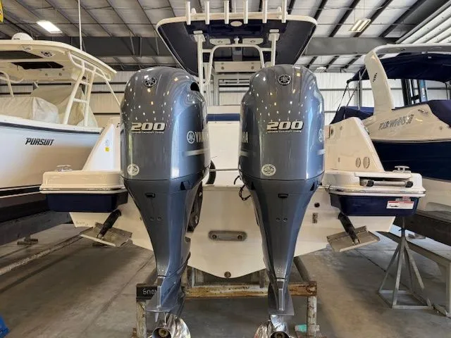 Slide: The Image of Robalo R272 Center Console 2021 - 30