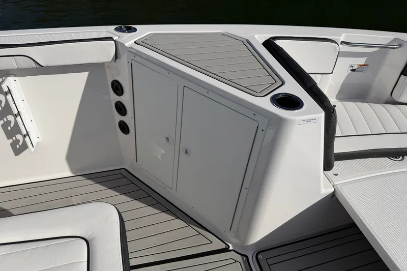 Slide: The Image of Yamaha 222 FSH Sport E 2026 - 26