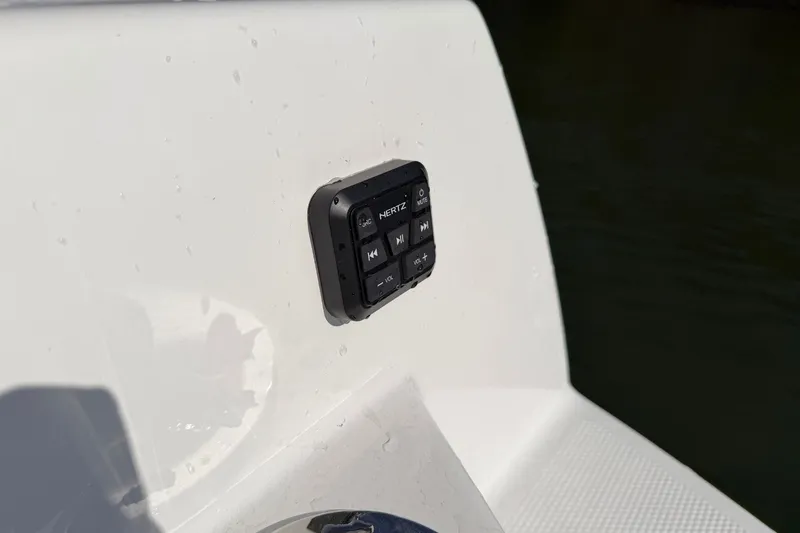 Slide: The Image of Yamaha 222 FSH Sport E 2026 - 9