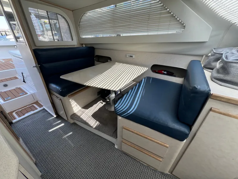 Slide: The Image of Blackfin 33 Flybridge 1996 - 23