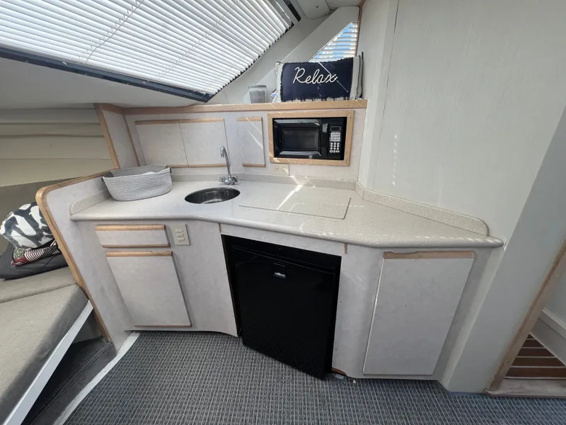 Slide: The Image of Blackfin 33 Flybridge 1996 - 24