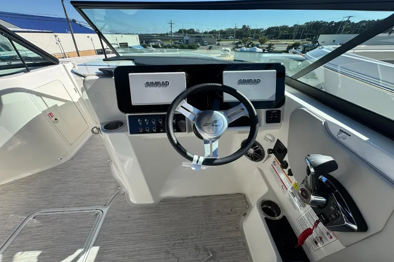 Slide: The Image of Sea Ray SDX 250 Outboard 2026 - 17
