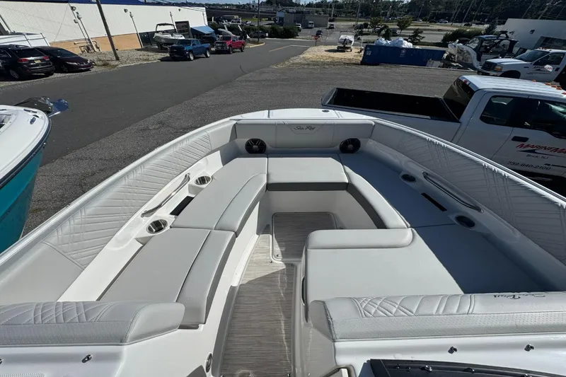 Slide: The Image of Sea Ray SDX 250 Outboard 2026 - 25