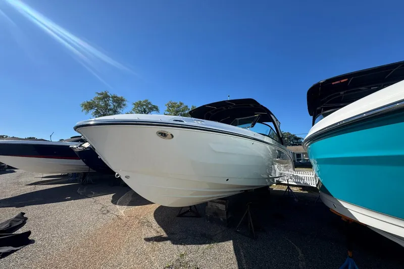 Slide: The Image of Sea Ray SDX 250 Outboard 2026 - 5