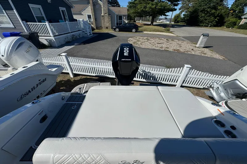 Slide: The Image of Sea Ray SDX 250 Outboard 2026 - 6