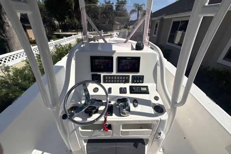Slide: The Image of Blue Wave 2800 Pure Hybrid 2019 - 25
