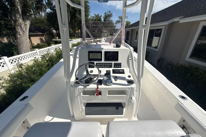 Slide: The Image of Blue Wave 2800 Pure Hybrid 2019 - 24