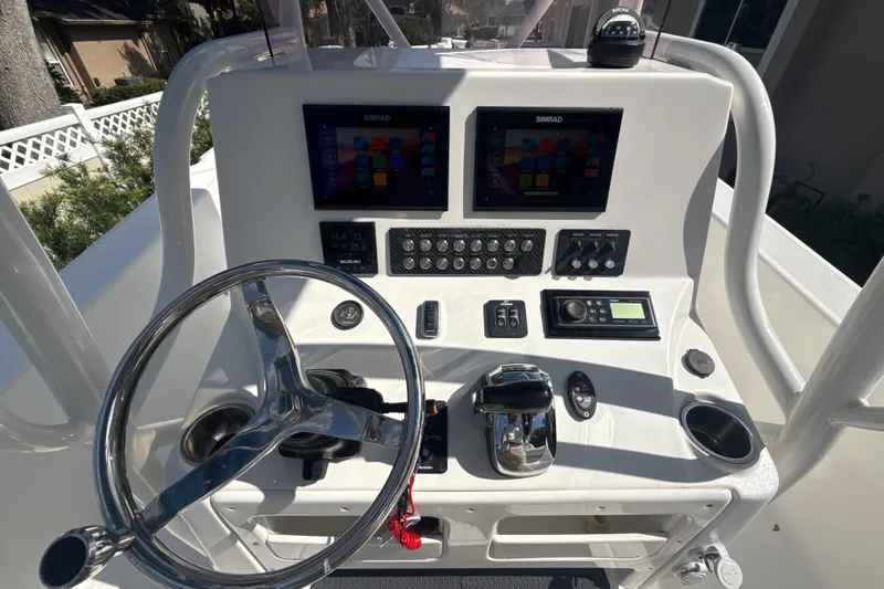 Slide: The Image of Blue Wave 2800 Pure Hybrid 2019 - 26