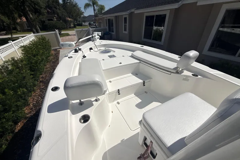 Slide: The Image of Blue Wave 2800 Pure Hybrid 2019 - 42