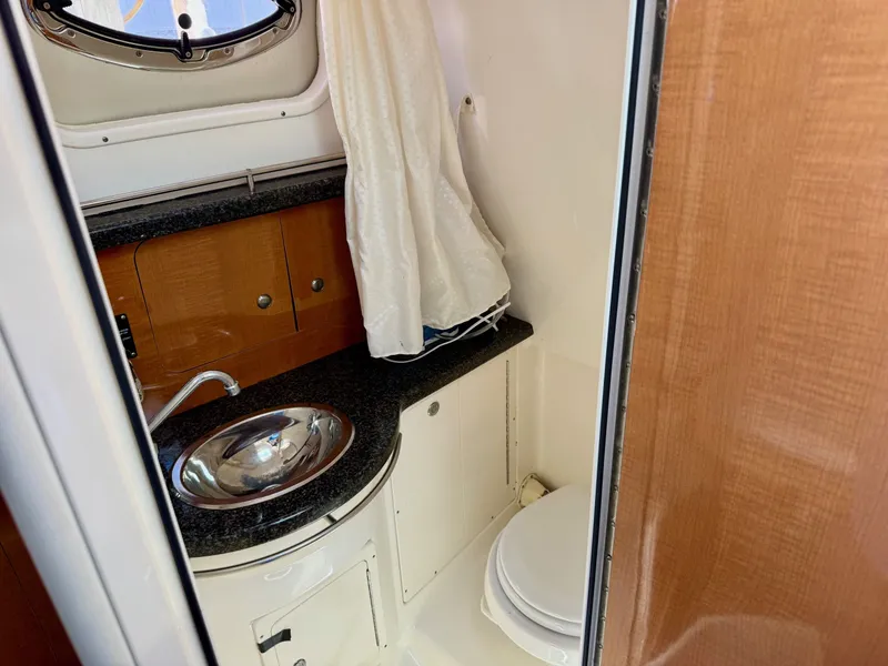 Slide: The Image of Robalo R305 Walkaround 2007 - 24