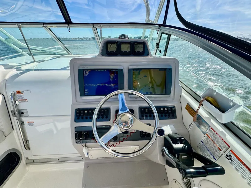 Slide: The Image of Robalo R305 Walkaround 2007 - 6