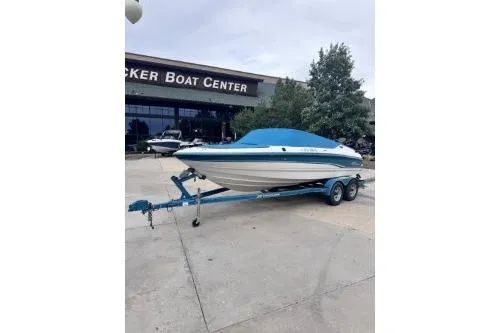 The Image of 1995 Chaparral 1930 SS boat on trailer at Tucker Boat Center. - 1