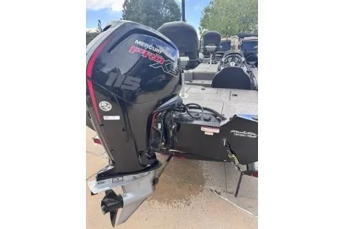 Slide: The Image of 2019 Tracker Pro Team 190 boat with Mercury 115 outboard motor. - 4