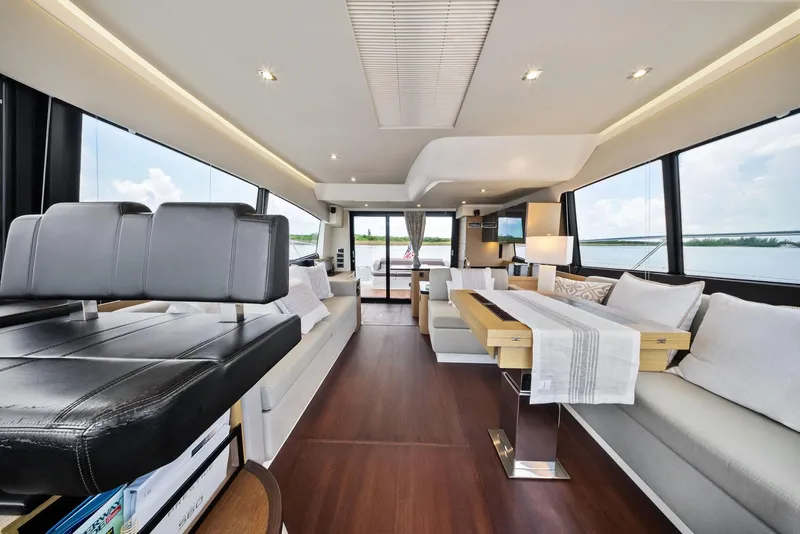 Slide: The Image of Prestige 560 2017 - 53