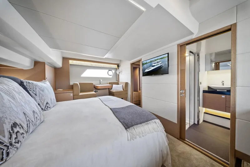 Slide: The Image of Prestige 560 2017 - 54