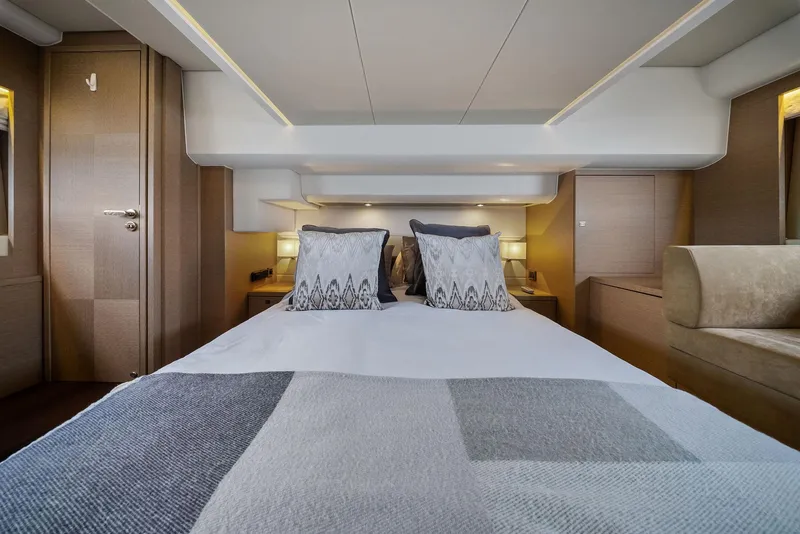 Slide: The Image of Prestige 560 2017 - 56