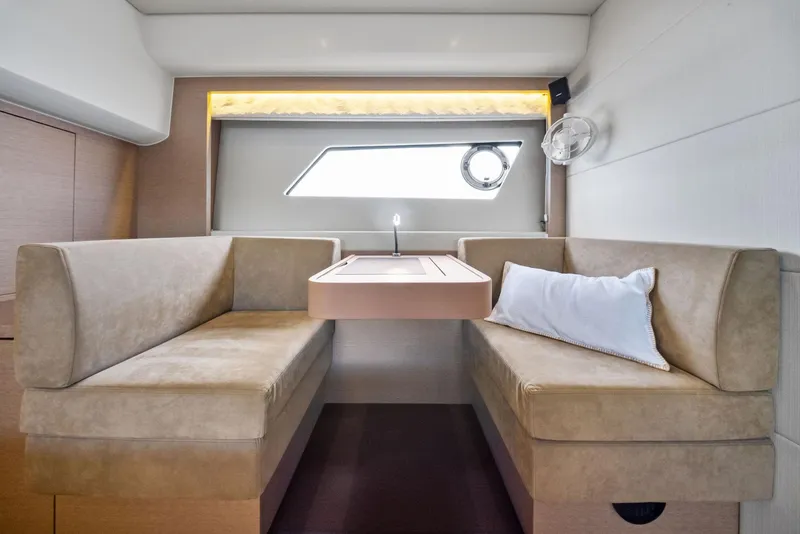 Slide: The Image of Prestige 560 2017 - 59