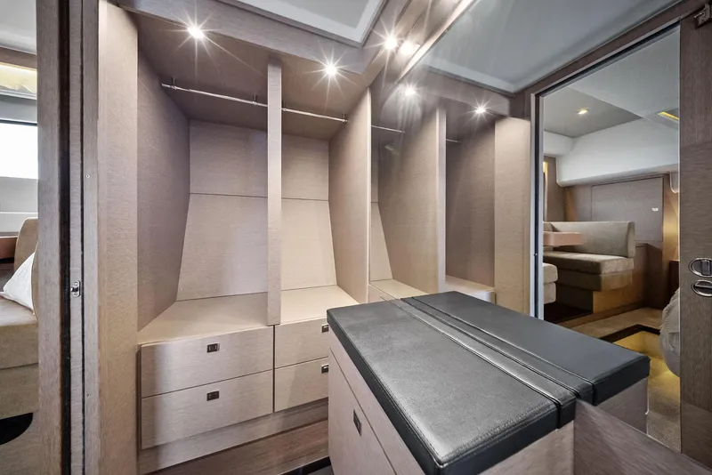 Slide: The Image of Prestige 560 2017 - 60