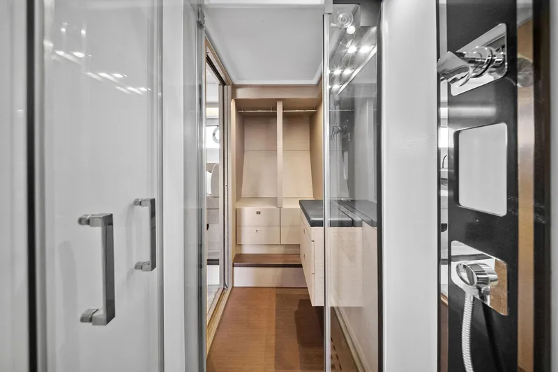 Slide: The Image of Prestige 560 2017 - 61