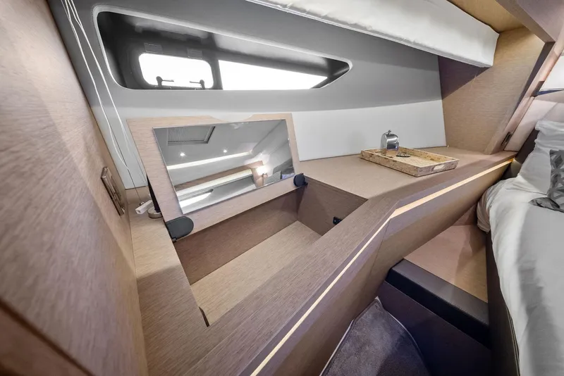 Slide: The Image of Prestige 560 2017 - 68