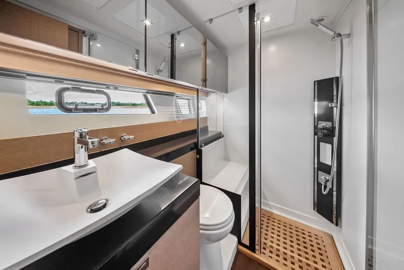 Slide: The Image of Prestige 560 2017 - 69