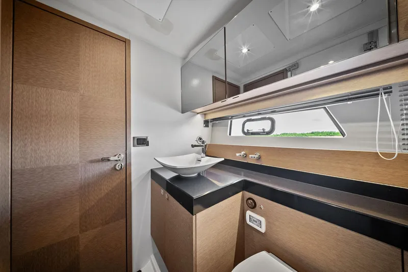 Slide: The Image of Prestige 560 2017 - 70