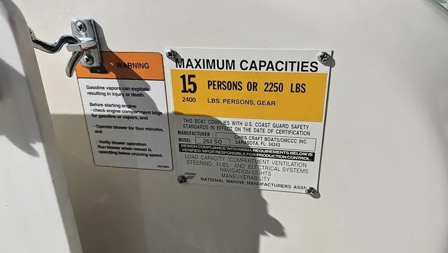 Slide: The Image of Chris-Craft 262 2000 - 21