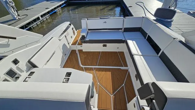 Slide: The Image of Monterey 378SS Super Sport 2022 - 7